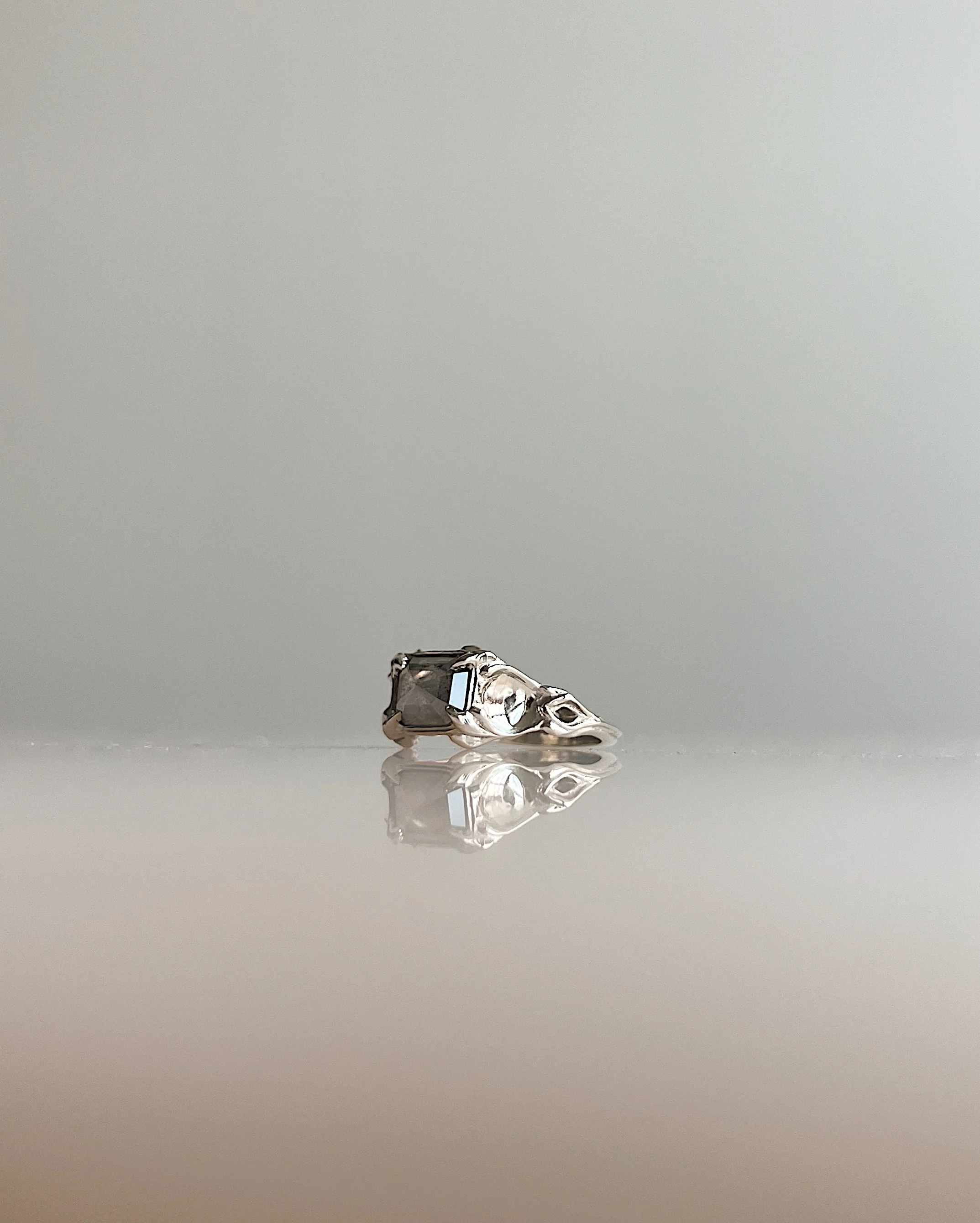 Mausoleum // 14kw + 1.49ct Diamond - Image 3
