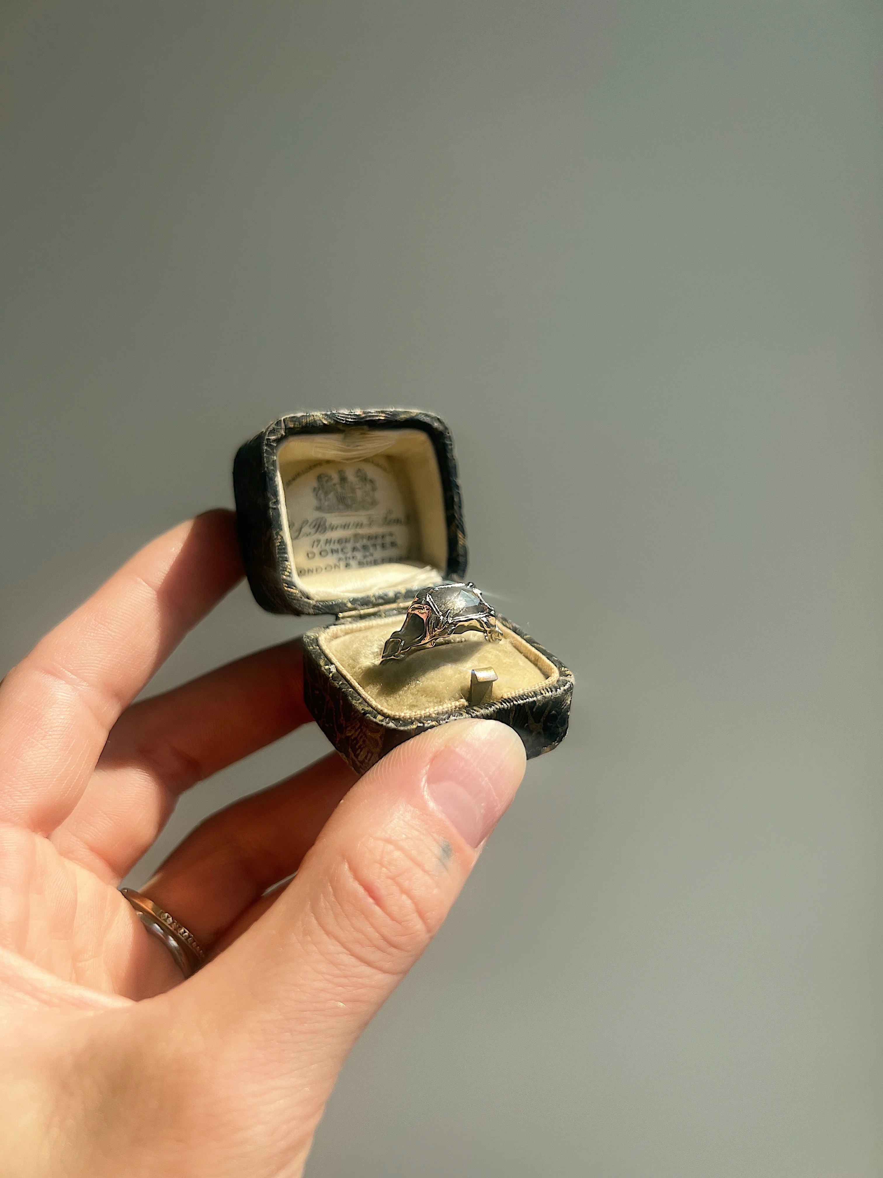 Mausoleum // 14kw + 1.49ct Diamond - Image 6