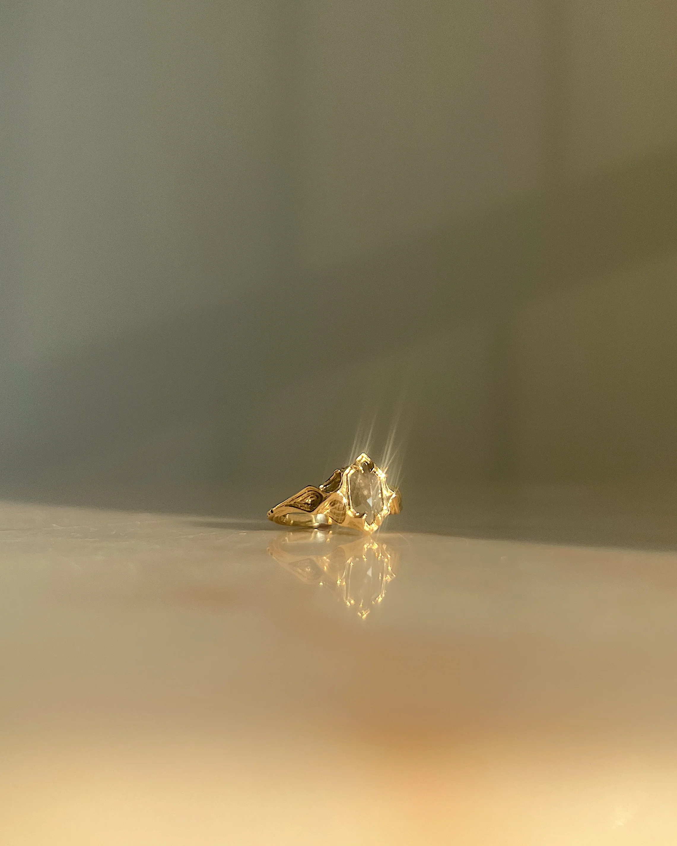 Dais // 14ky + 0.64ct Diamond