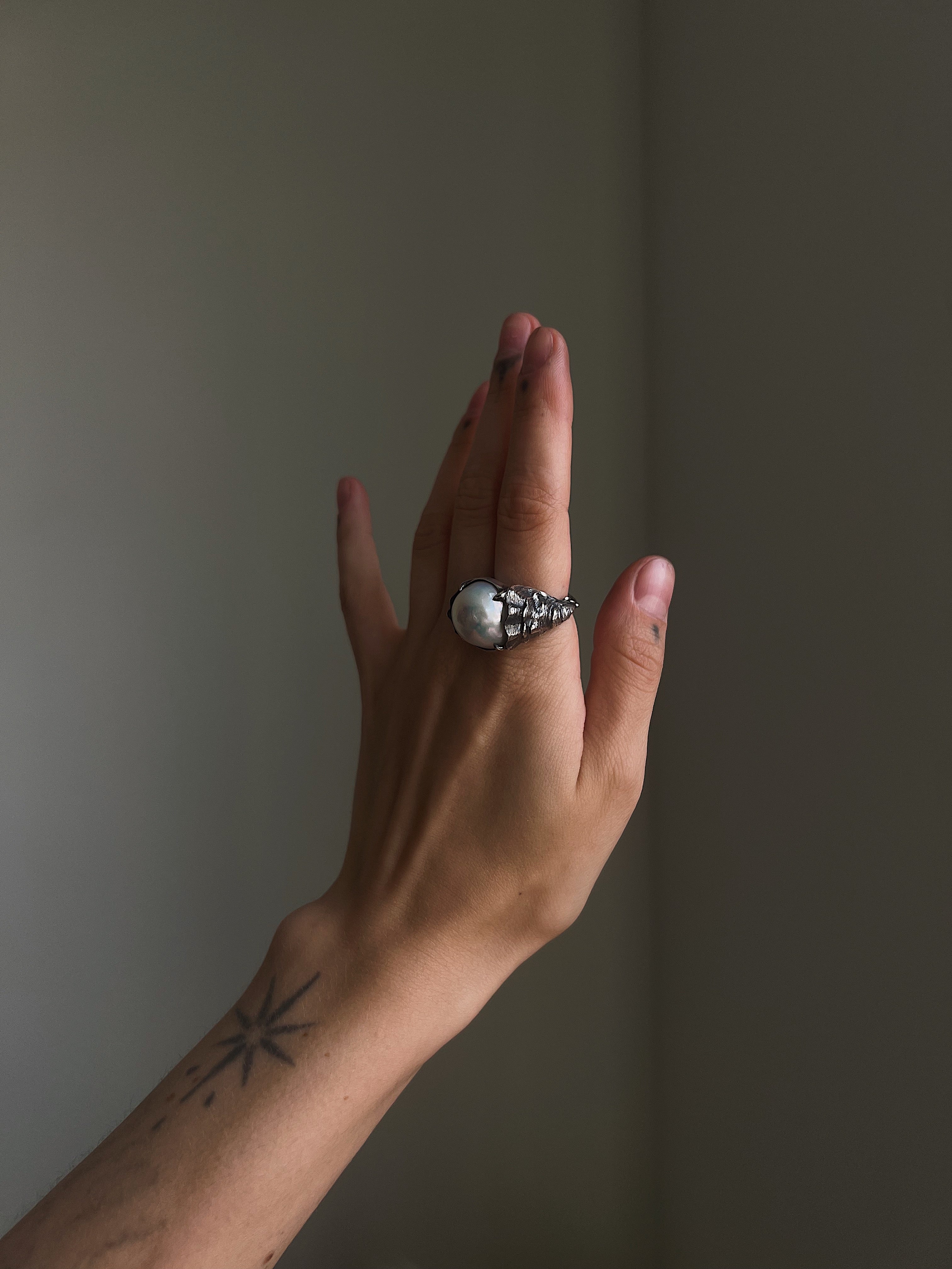 Divers // Silver + Freshwater Pearl - Image 4