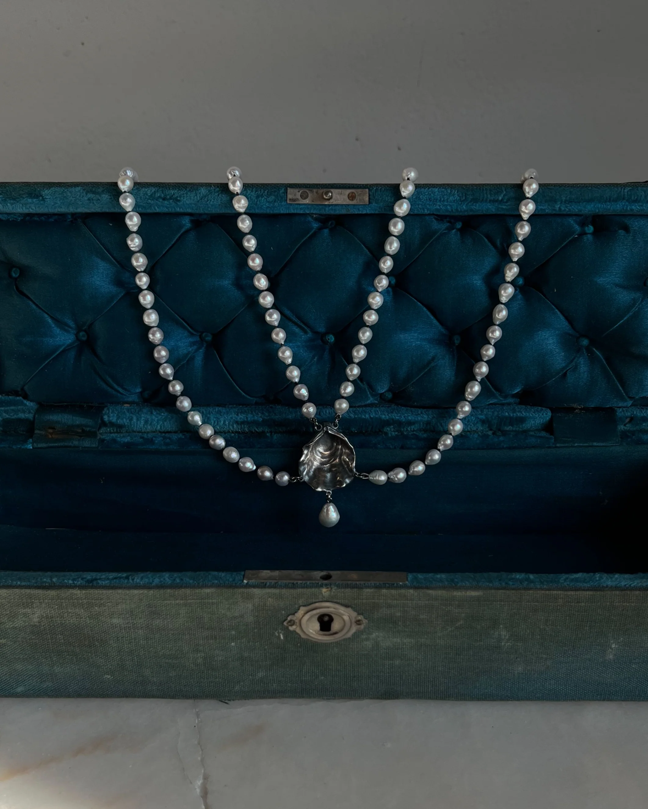Divers //  Freshwater Baroque Pearl Necklace - Image 3