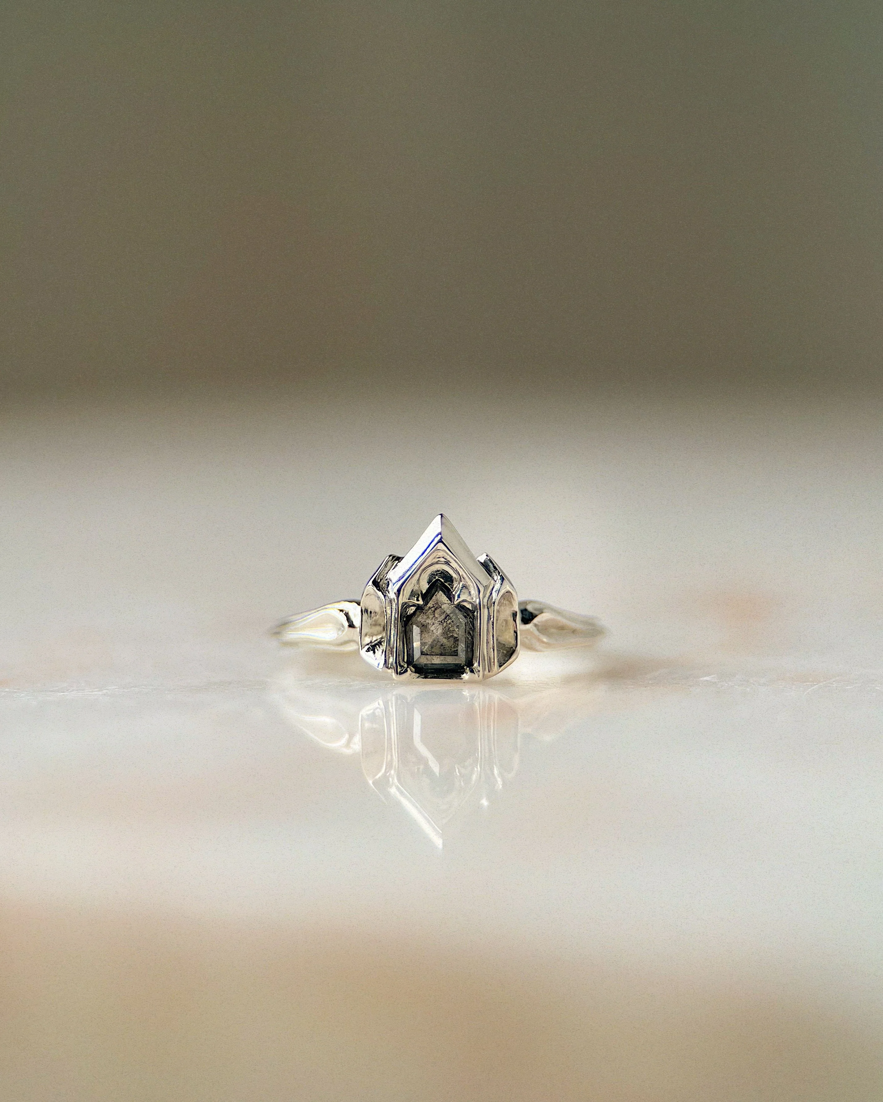 Dream House // 14kw + 0.31ct Diamond