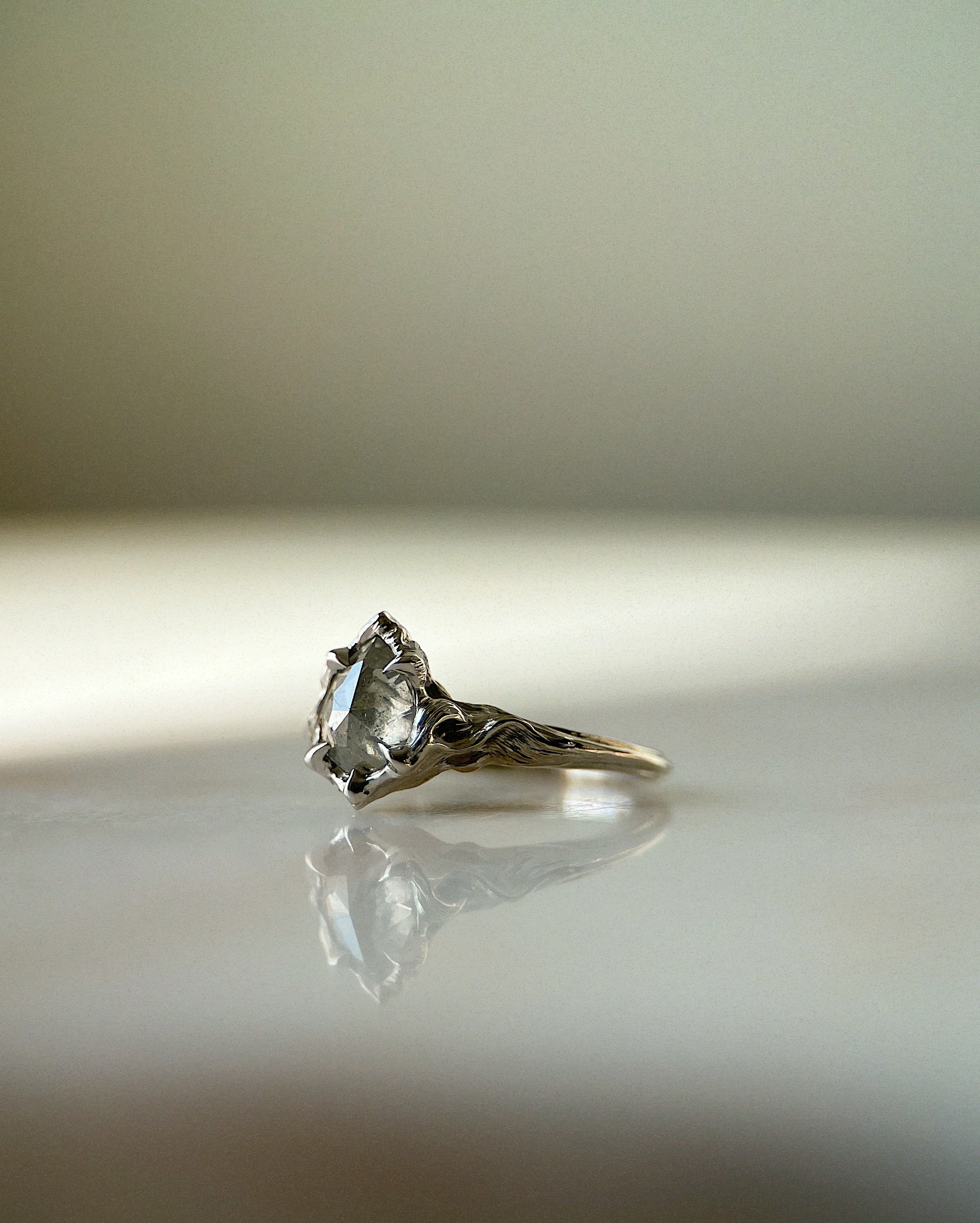 Eternal Flame // 14kw + 1ct Diamond - Image 4