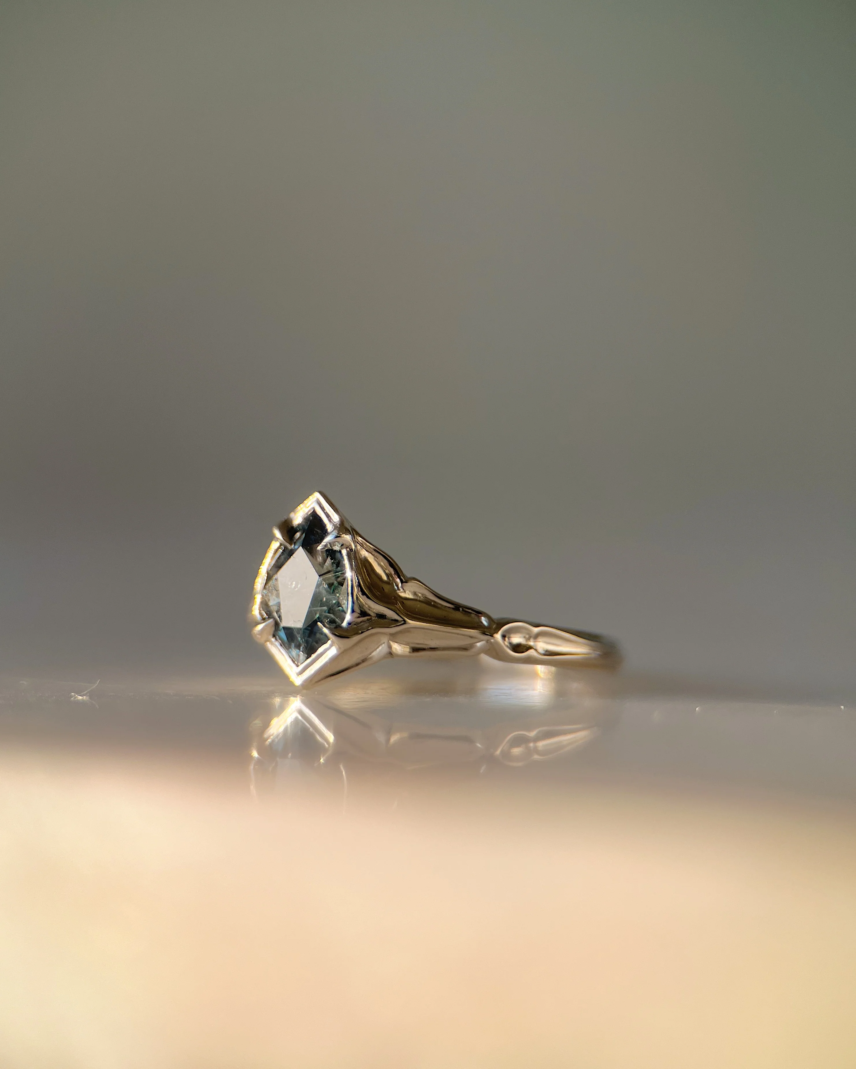 Fortress II // 14kw + 1.12ct Sapphire - Image 2