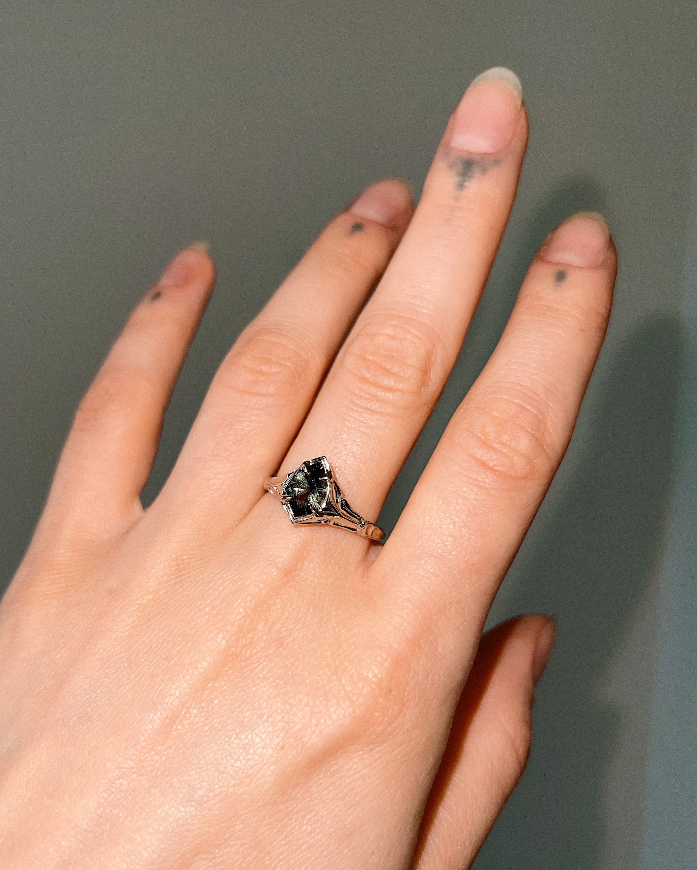 Fortress II // 14kw + 1.12ct Sapphire - Image 5