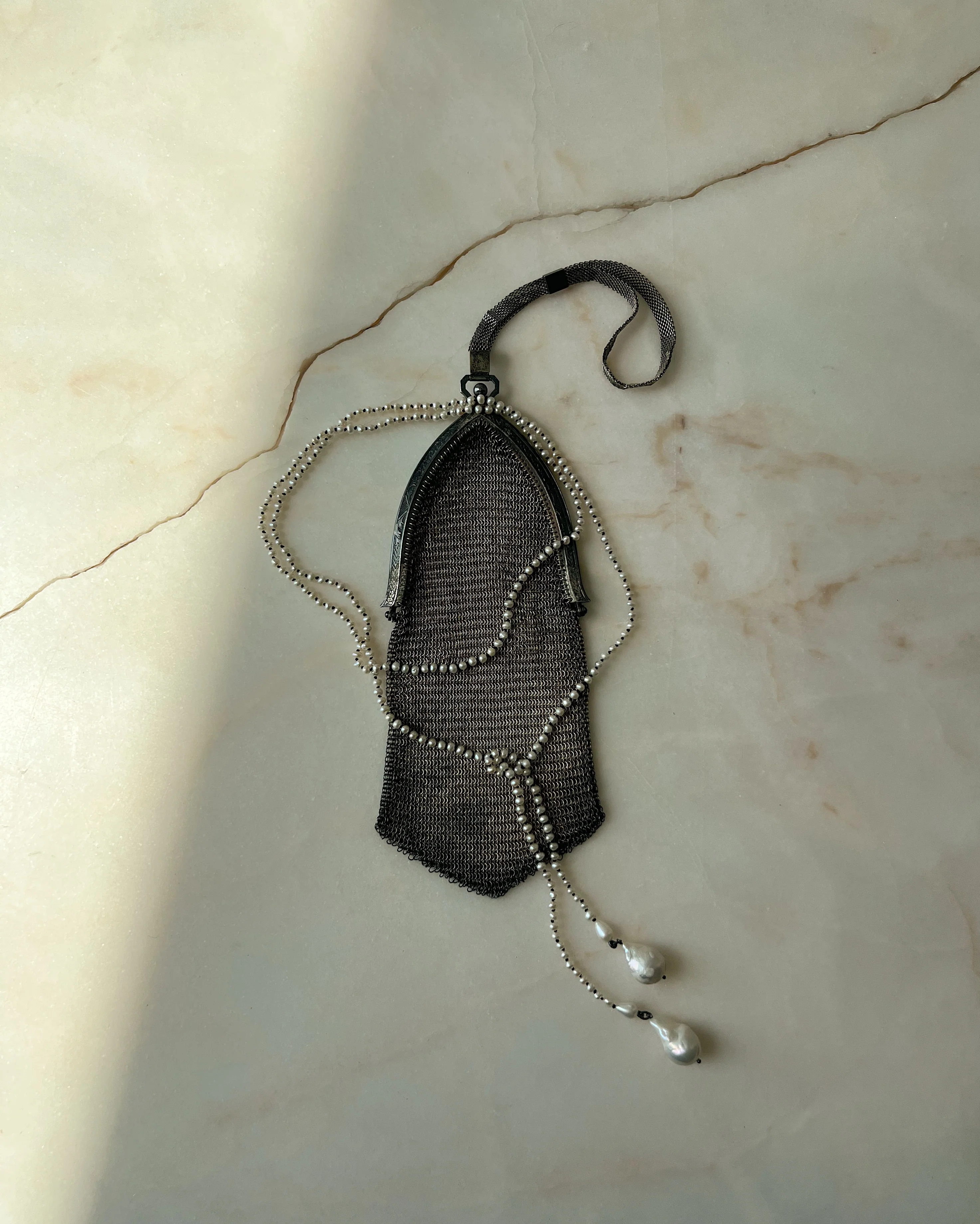 Lasso! // Baroque Pearl Necklace
