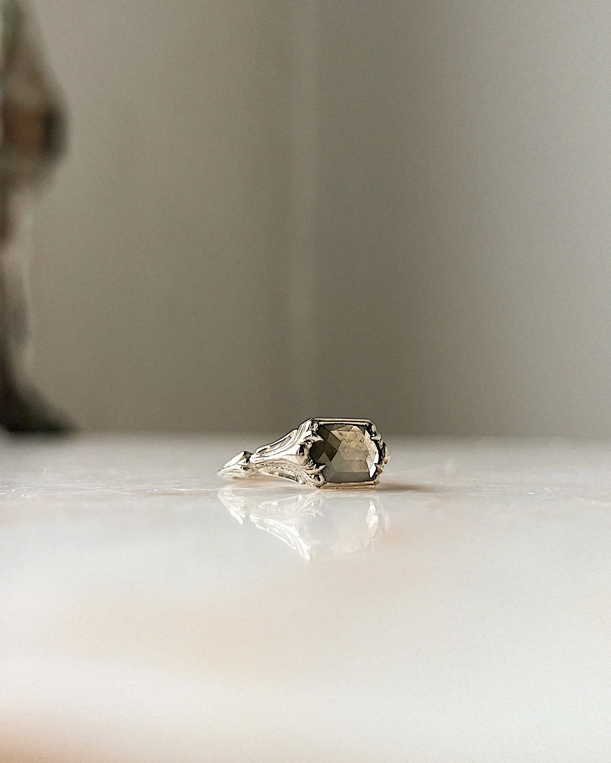 Mausoleum II // 14kw + 1.53ct Diamond - Image 4