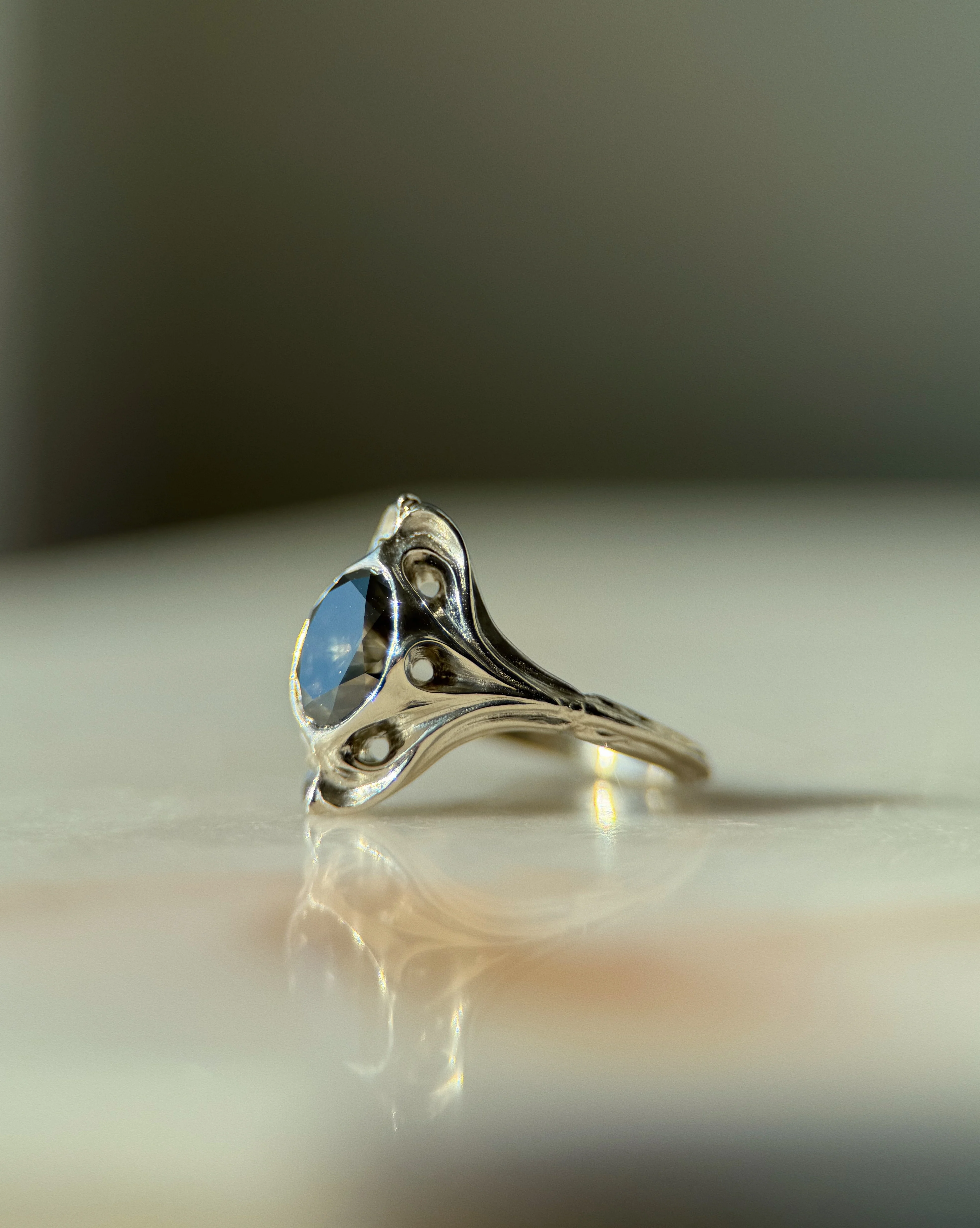 Navis ~ 6x8mm ~ Gold