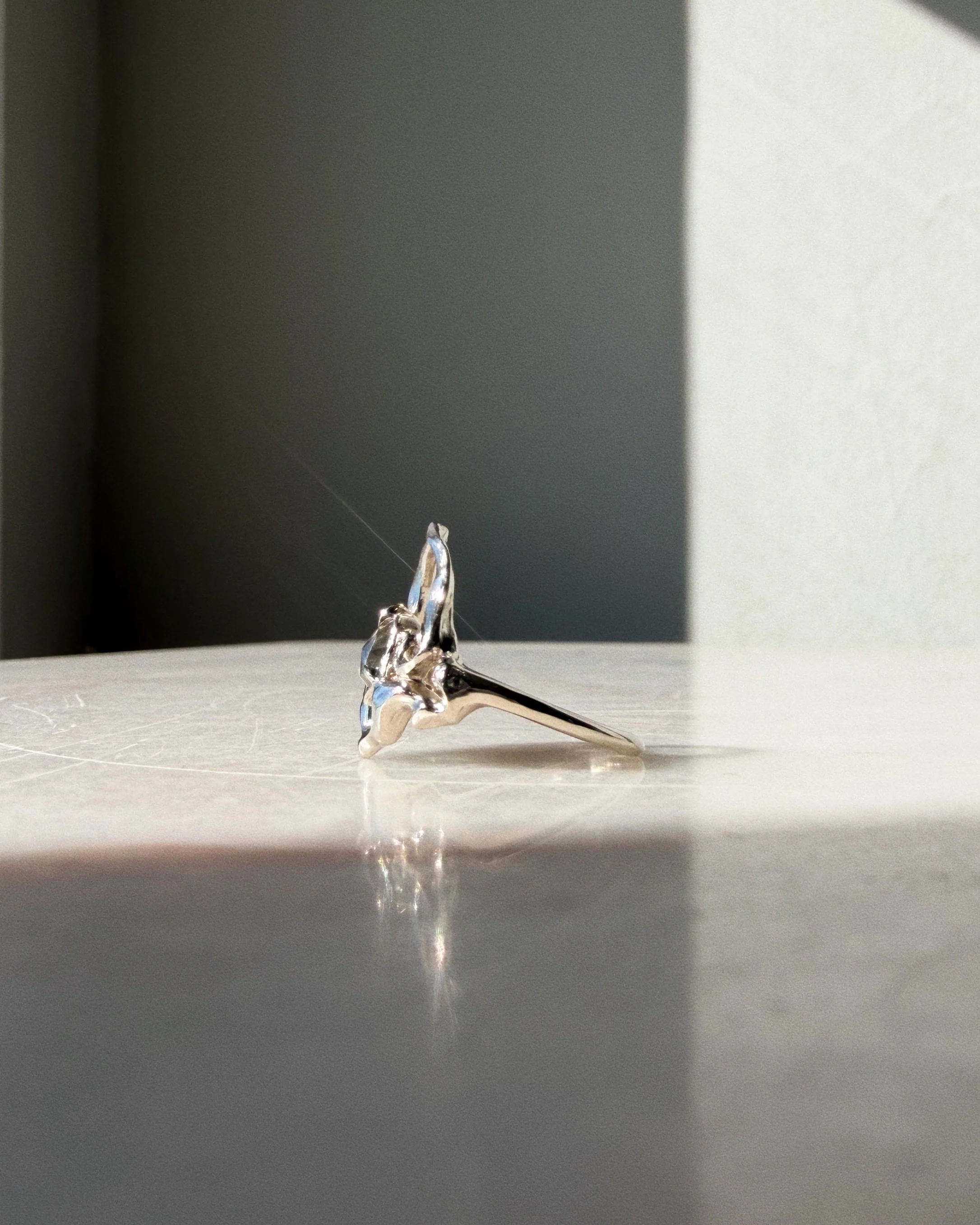 Scarab // 14kw + 0.67ct Diamond - Image 4