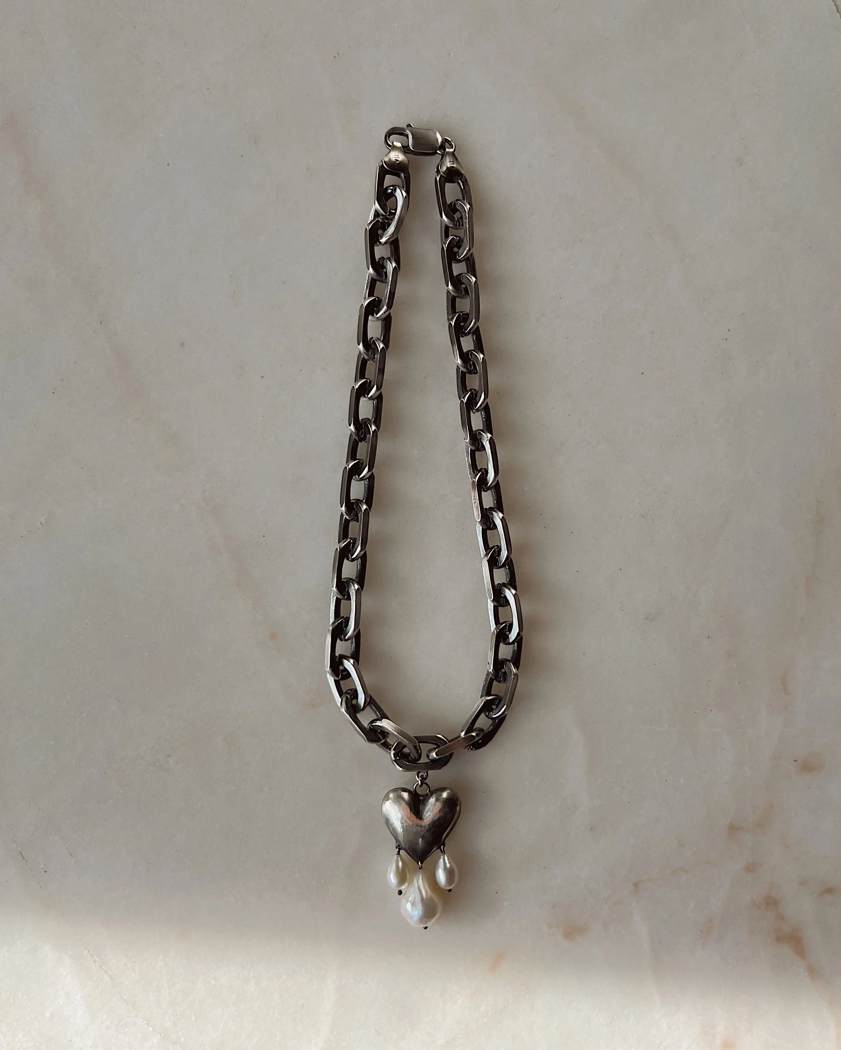 The Heart Overflows // XXL Cable Chain + Baroque Pearl // Necklace