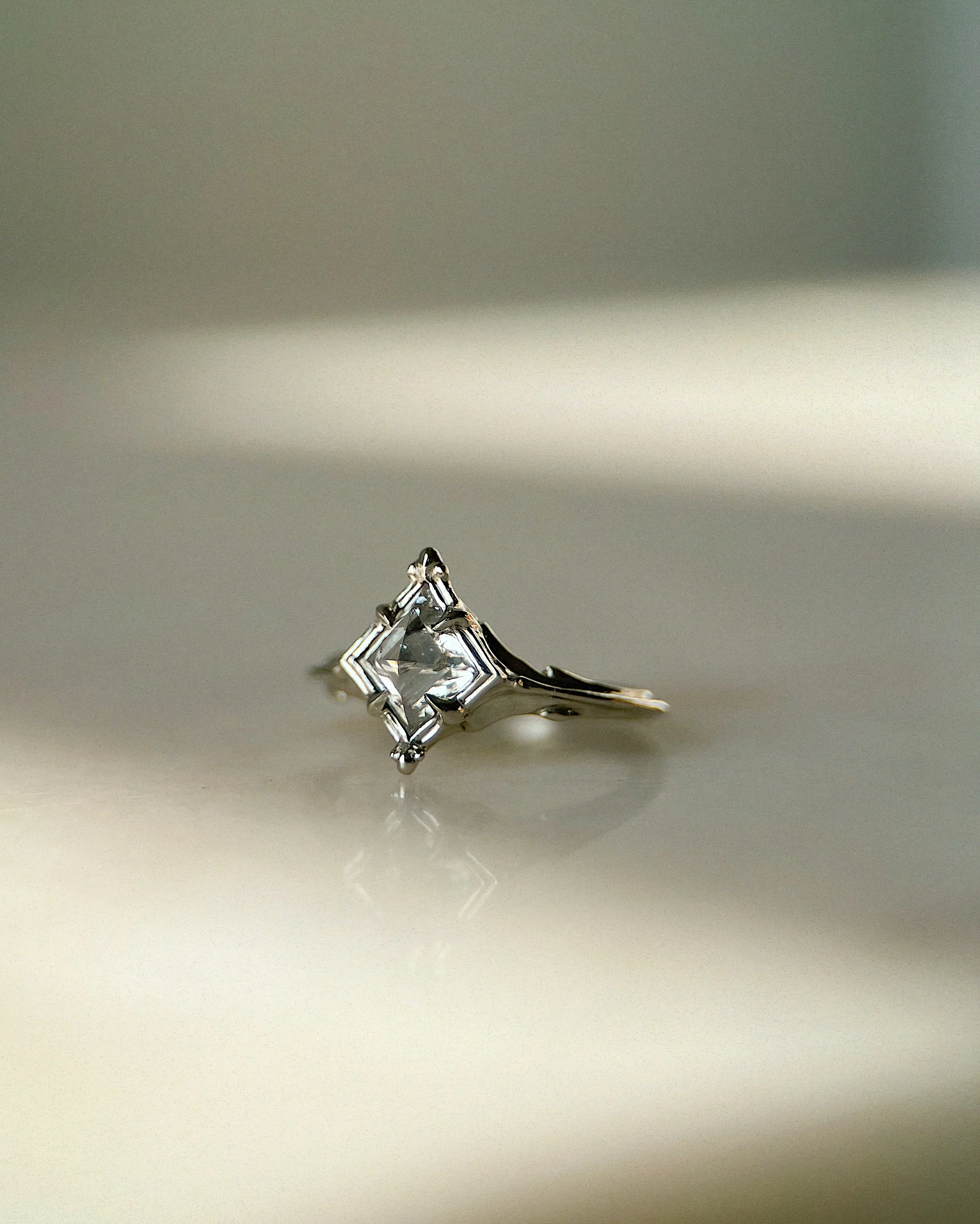 The Mirror Pt II // 14kw + 1.43ct Diamond